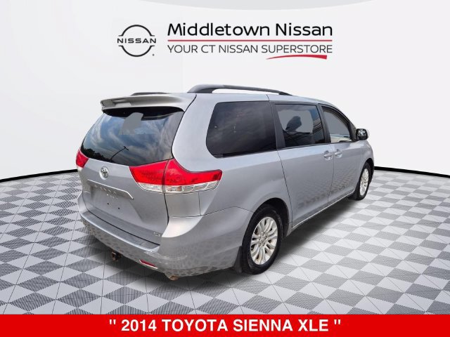 Used 2014 Toyota Sienna XLE FWD image 3