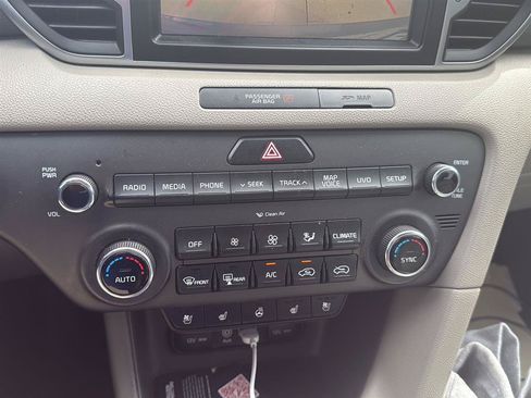 Used 2017 Kia Sportage EX w/ EX Technology Package FWD image 6