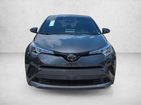 Used 2019 Toyota C-HR XLE FWD image 2