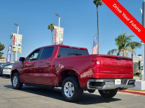 Used 2021 Chevrolet Silverado 1500 LT RWD image 2