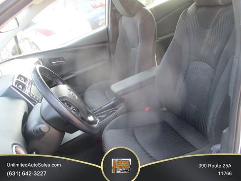 Used 2021 Toyota Prius Prime LE FWD image 6