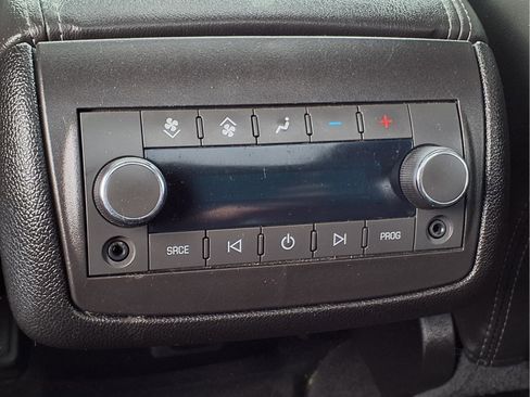 Used 2017 Chevrolet Traverse LT image 15