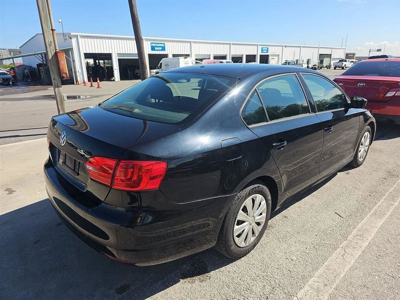 Used 2013 Volkswagen Jetta Sedan FWD image 4