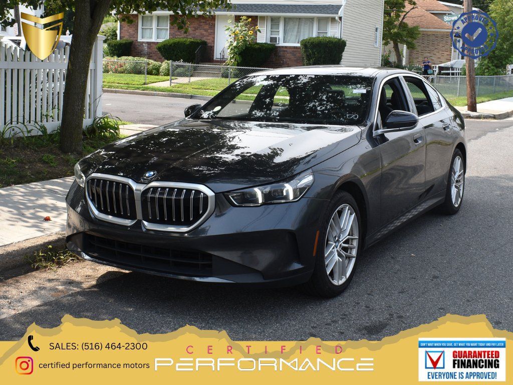 Used 2025 BMW 530i RWD image 1