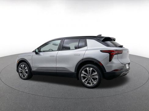 Used 2025 Chevrolet Equinox LT FWD image 7