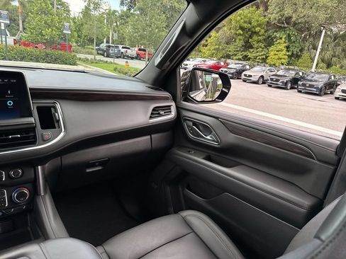 Used 2022 Chevrolet Tahoe LT w/ LT Signature Package RWD image 15