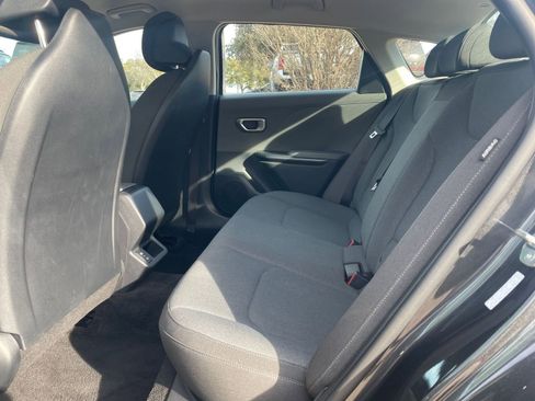 Used 2025 Kia K4 LXS FWD image 29