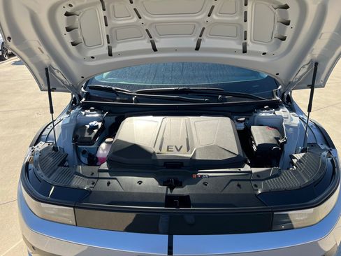 New 2026 Hyundai Ioniq 5 SE image 32