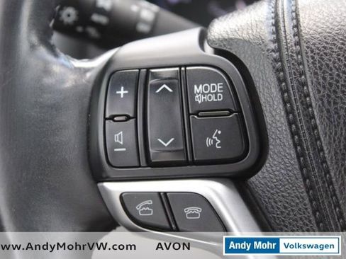 Used 2014 Toyota Highlander Limited Platinum FWD image 32