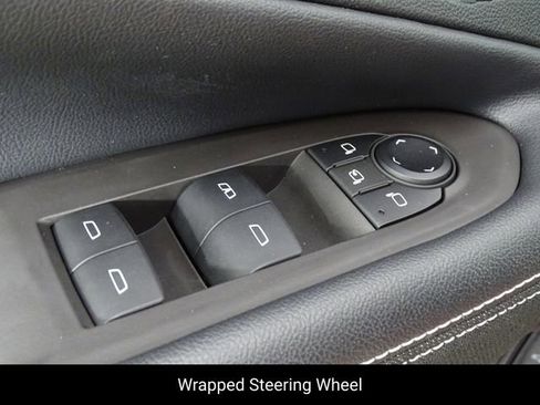 Used 2024 Chevrolet Blazer EV LT image 16