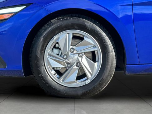 Used 2024 Hyundai Elantra SE FWD image 22