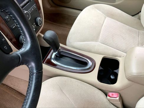 Used 2011 Chevrolet Impala LT image 16