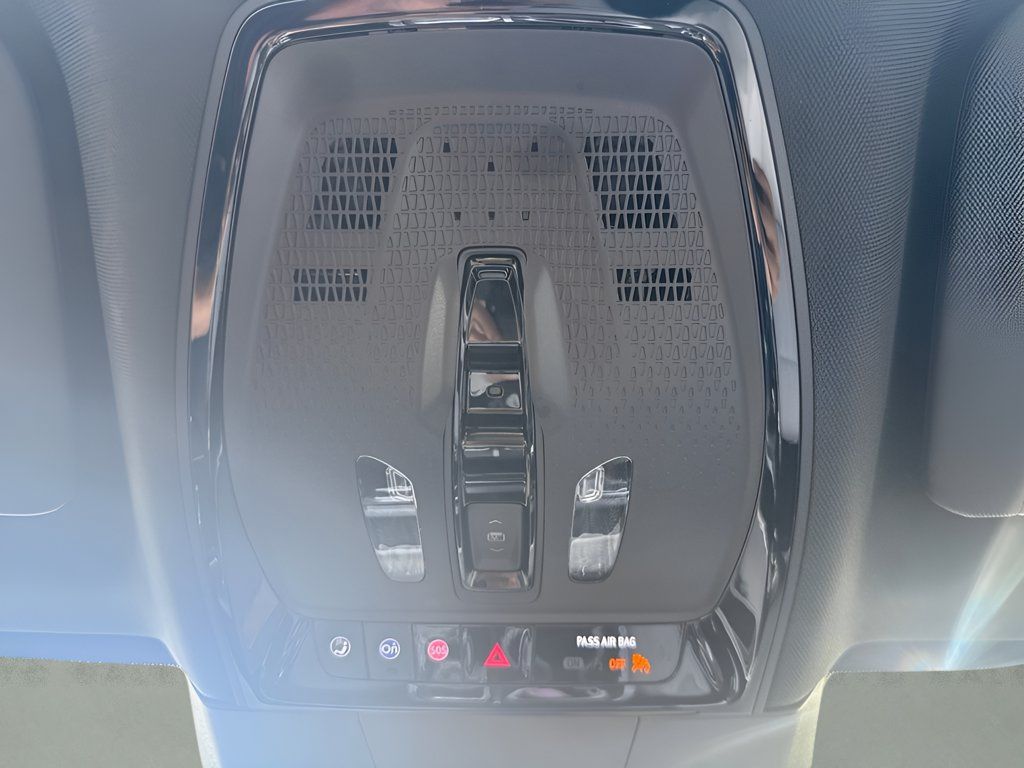 Used 2025 Cadillac Lyriq Luxury RWD image 36