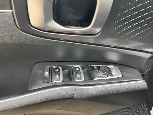 Used 2025 Kia Sorento S FWD image 27