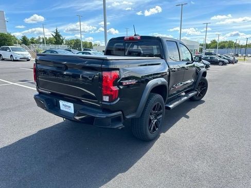 Used 2023 Chevrolet Colorado Trail Boss AWD/4WD image 8