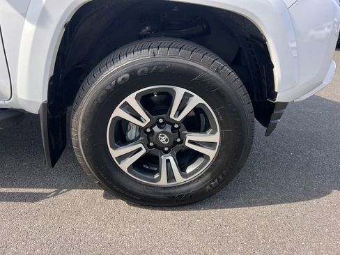 Used 2019 Toyota Tacoma TRD Sport w/ Technology Package RWD image 36