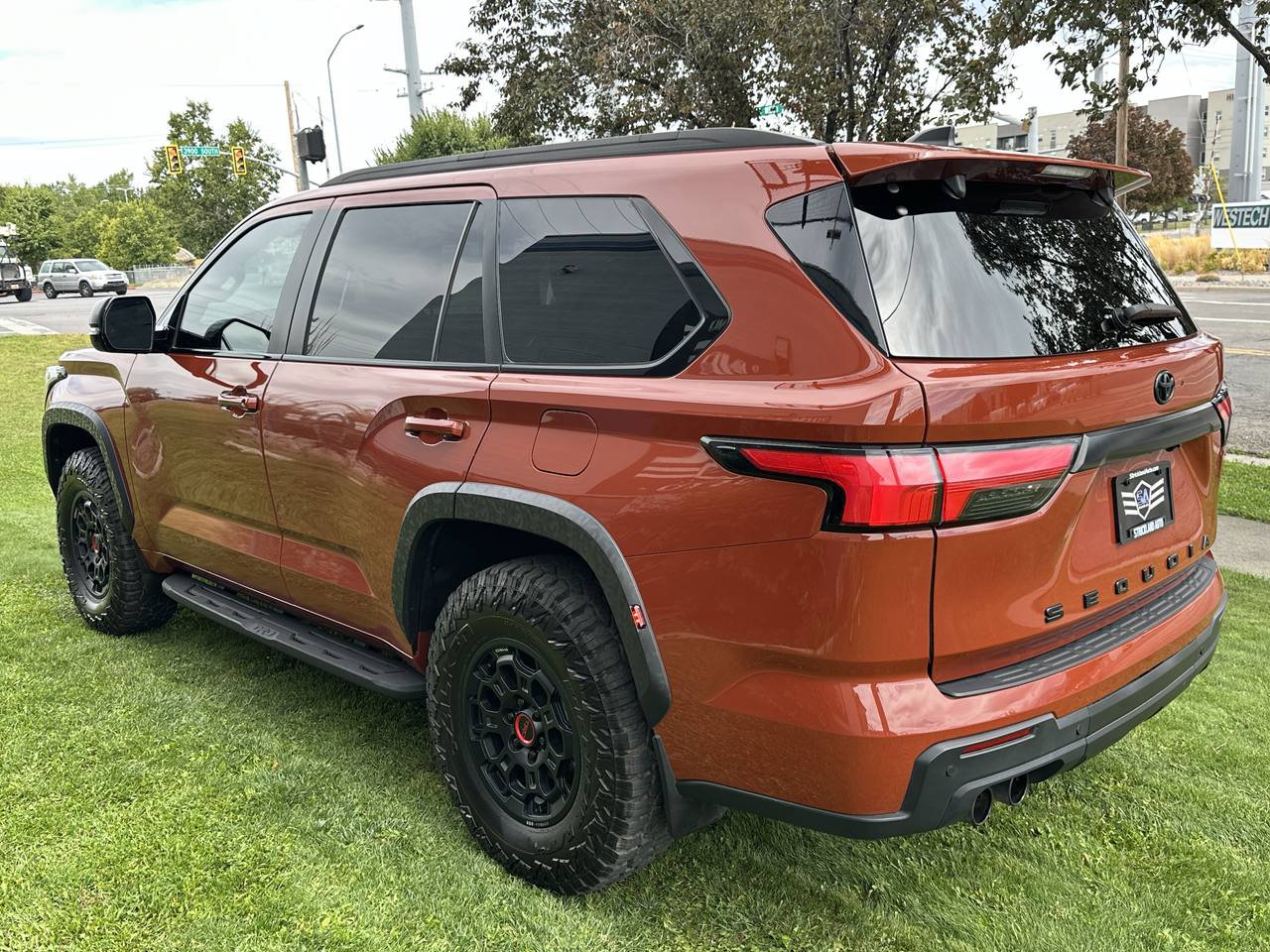 Used 2024 Toyota Sequoia TRD Pro AWD/4WD image 9