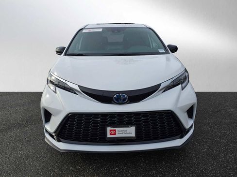 Certified 2024 Toyota Sienna XSE image 8