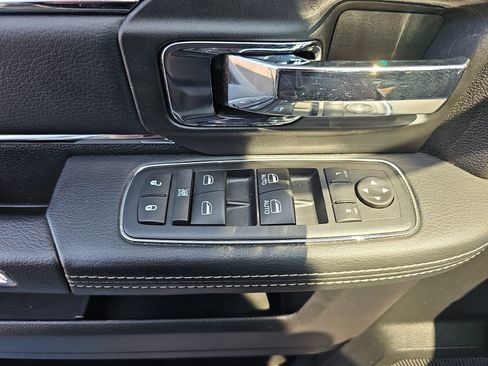 Used 2016 RAM 1500 Laramie AWD/4WD image 23
