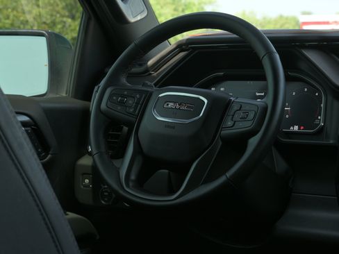 Used 2026 GMC Sierra 1500 AT4 w/ AT4 Premium Package AWD/4WD image 22