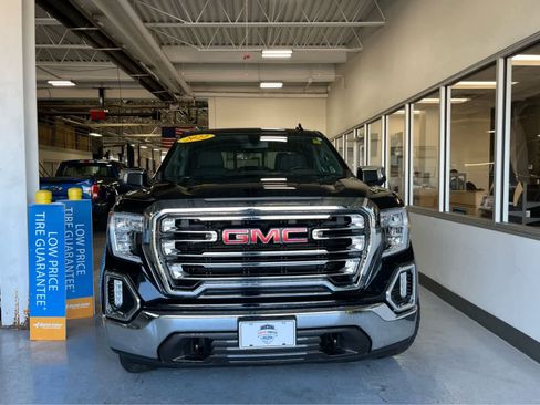 Used 2022 GMC Sierra 1500 SLT w/ SLT Premium Package AWD/4WD image 3