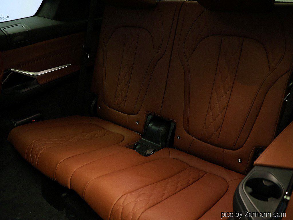 Used 2027 BMW X7 xDrive40i w/ M Sport Package AWD/4WD image 13