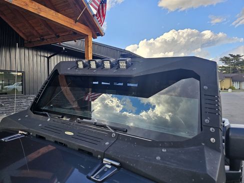 Used 2018 Jeep Wrangler Unlimited Sport image 19