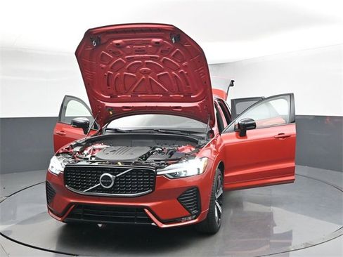 Used 2023 Volvo XC60 B5 Ultimate w/ Climate Package image 53