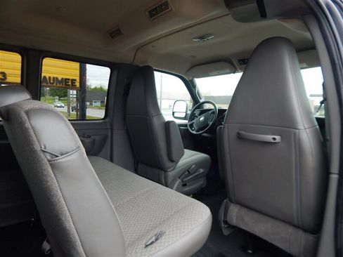 Used 2022 Chevrolet Express 3500 LT w/ LT Preferred Equipment Group RWD image 14
