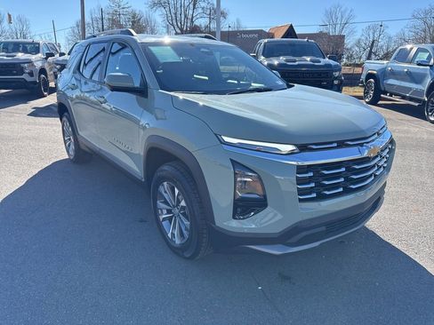Used 2025 Chevrolet Equinox LT w/ Convenience Package II image 7