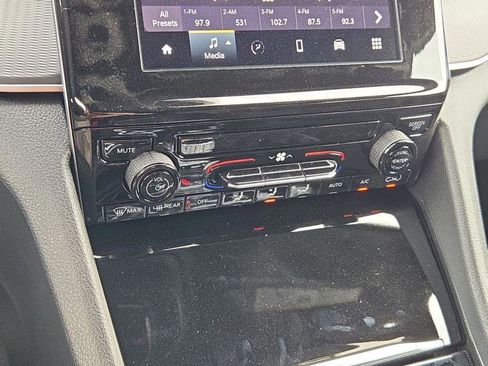 New 2025 Jeep Grand Cherokee Laredo X image 37