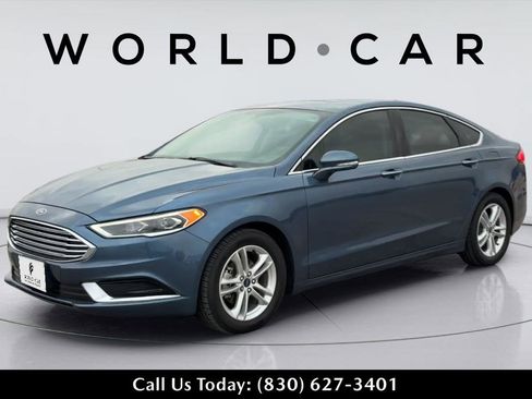 Used 2018 Ford Fusion SE w/ Fusion SE Technology Package image 7
