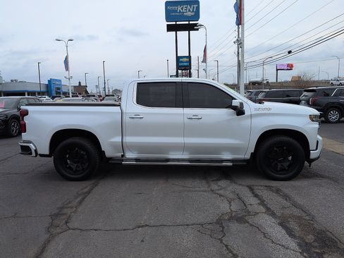 Used 2021 Chevrolet Silverado 1500 High Country w/ Technology Package image 2