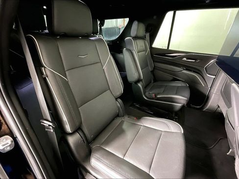 Used 2023 Cadillac Escalade Sport AWD/4WD image 38