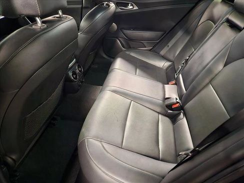 Used 2021 Kia Stinger GT1 RWD image 18