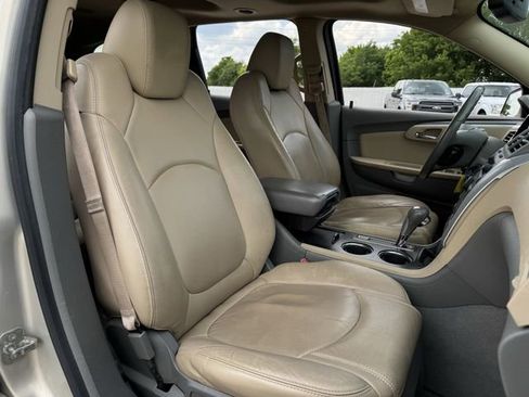Used 2012 Chevrolet Traverse LT FWD image 30