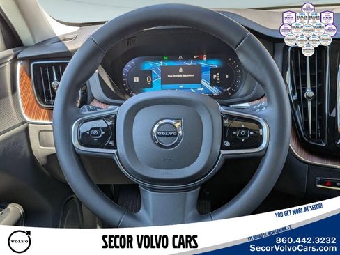Used 2023 Volvo XC60 B5 Plus AWD/4WD image 16