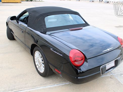 Used 2004 Ford Thunderbird RWD image 16