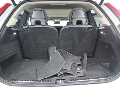 Certified 2024 Volvo XC90 B5 Plus image 19