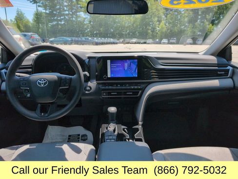 Used 2025 Toyota Camry LE AWD/4WD image 12