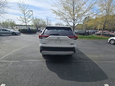 Used 2024 Toyota RAV4 Adventure image 9