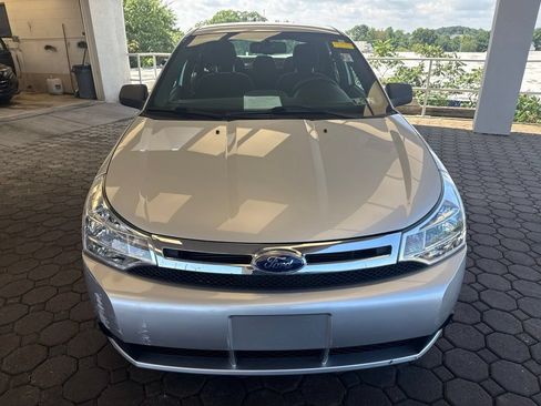 Used 2011 Ford Focus SE w/ 201A Rapid Spec Order Code FWD image 2