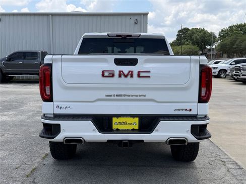 Used 2020 GMC Sierra 1500 AT4 w/ AT4 Premium Package AWD/4WD image 6