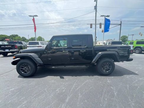 New 2025 Jeep Gladiator Sport image 4