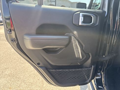Used 2022 Jeep Wrangler Unlimited Sport AWD/4WD image 21
