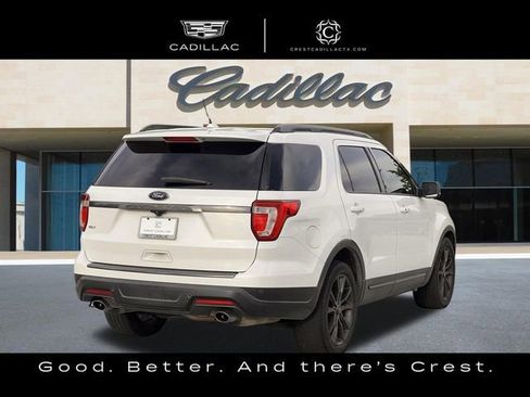 Used 2018 Ford Explorer XLT w/ Equipment Group 202A image 3