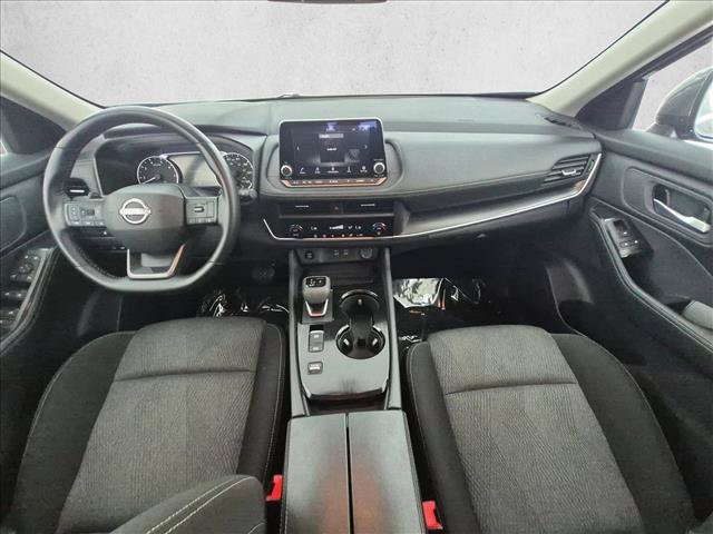 Used 2025 Nissan Rogue SV FWD image 18