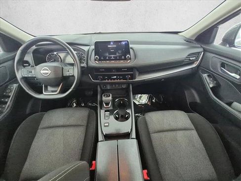 Used 2025 Nissan Rogue SV FWD image 18