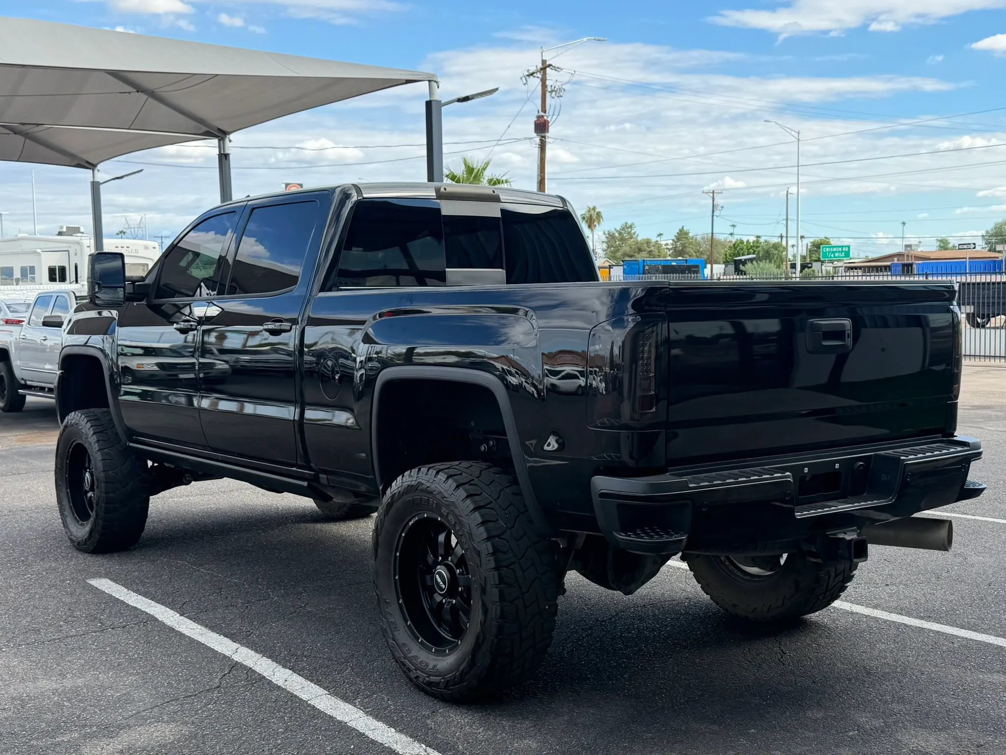 Used 2017 GMC Sierra 2500 Denali w/ Duramax Plus Package AWD/4WD image 6