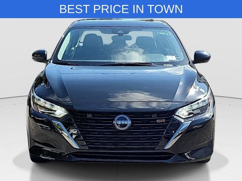 Used 2025 Nissan Sentra SR w/ SR Premium Package FWD image 2